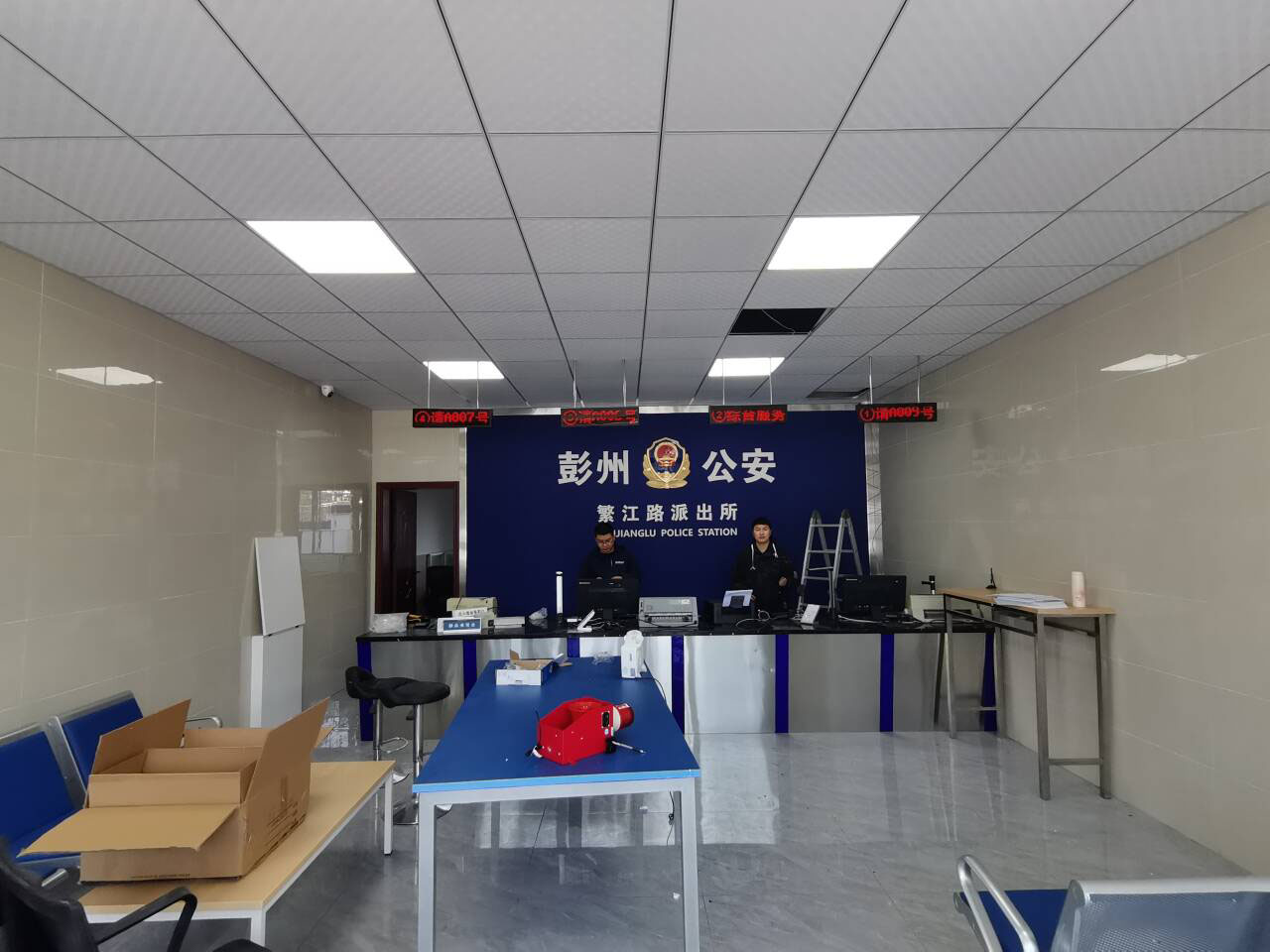 支持國產(chǎn)系統(tǒng)的排隊叫號機：提升服務(wù)效率的新選擇。效果圖